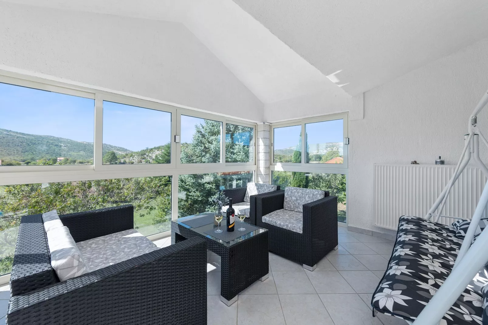 Villa Almas holiday house-Terrasbalkon