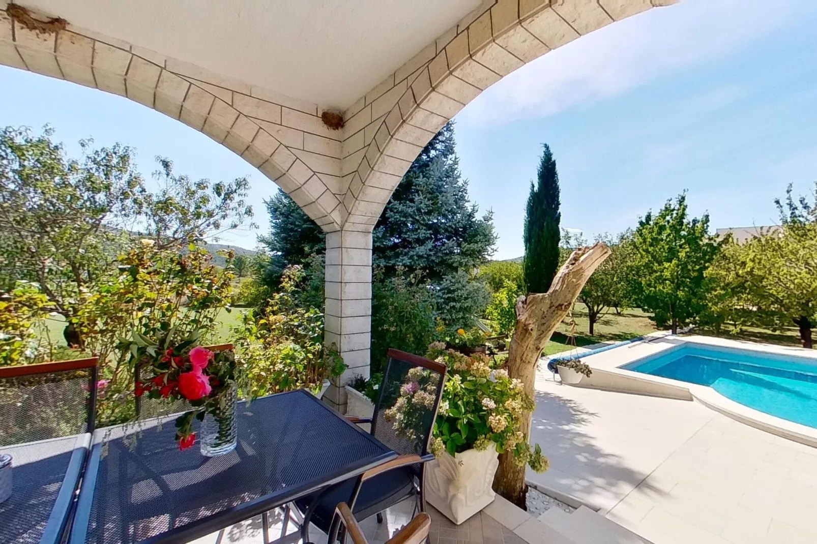 Villa Almas holiday house-Terrasbalkon