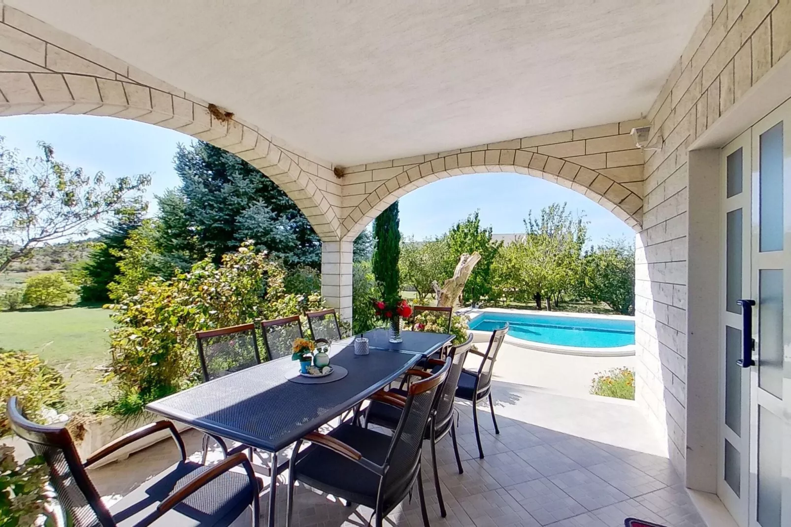 Villa Almas holiday house-Terrasbalkon