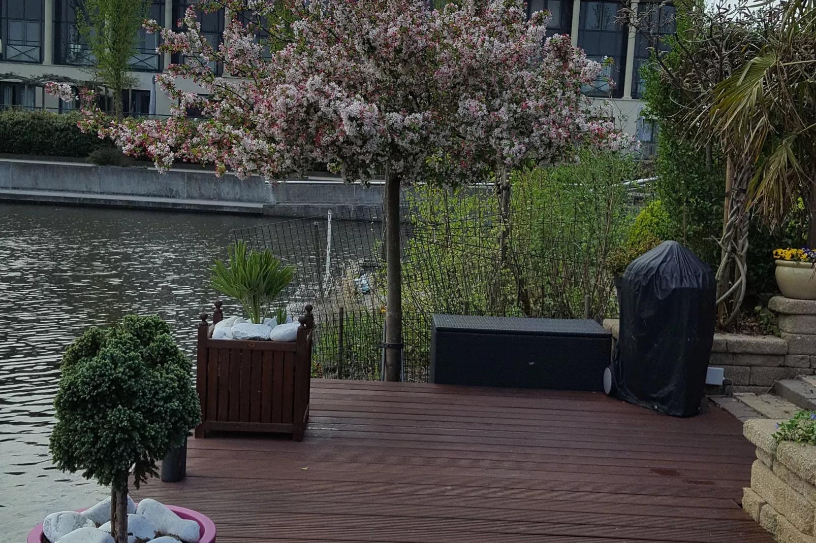 Alkmaar aan het water-Terrasbalkon