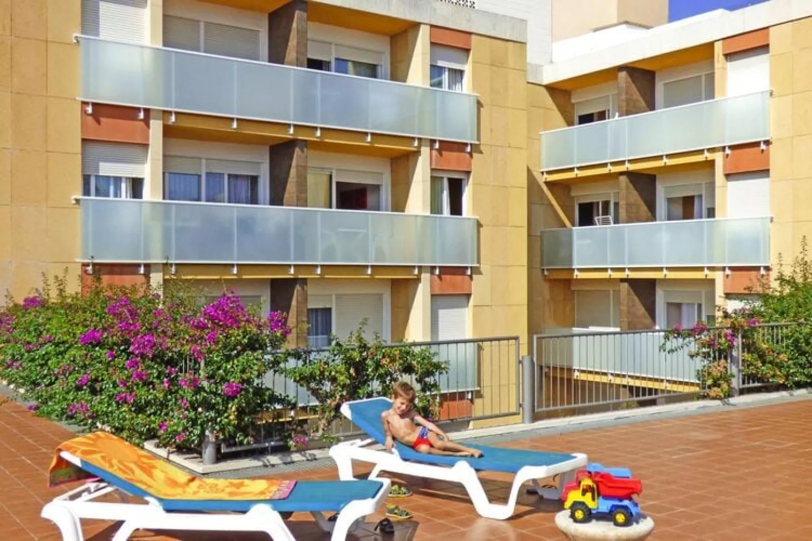 Apartments Costa d'Or Calafell - Tipo 2/4-Buitenkant zomer