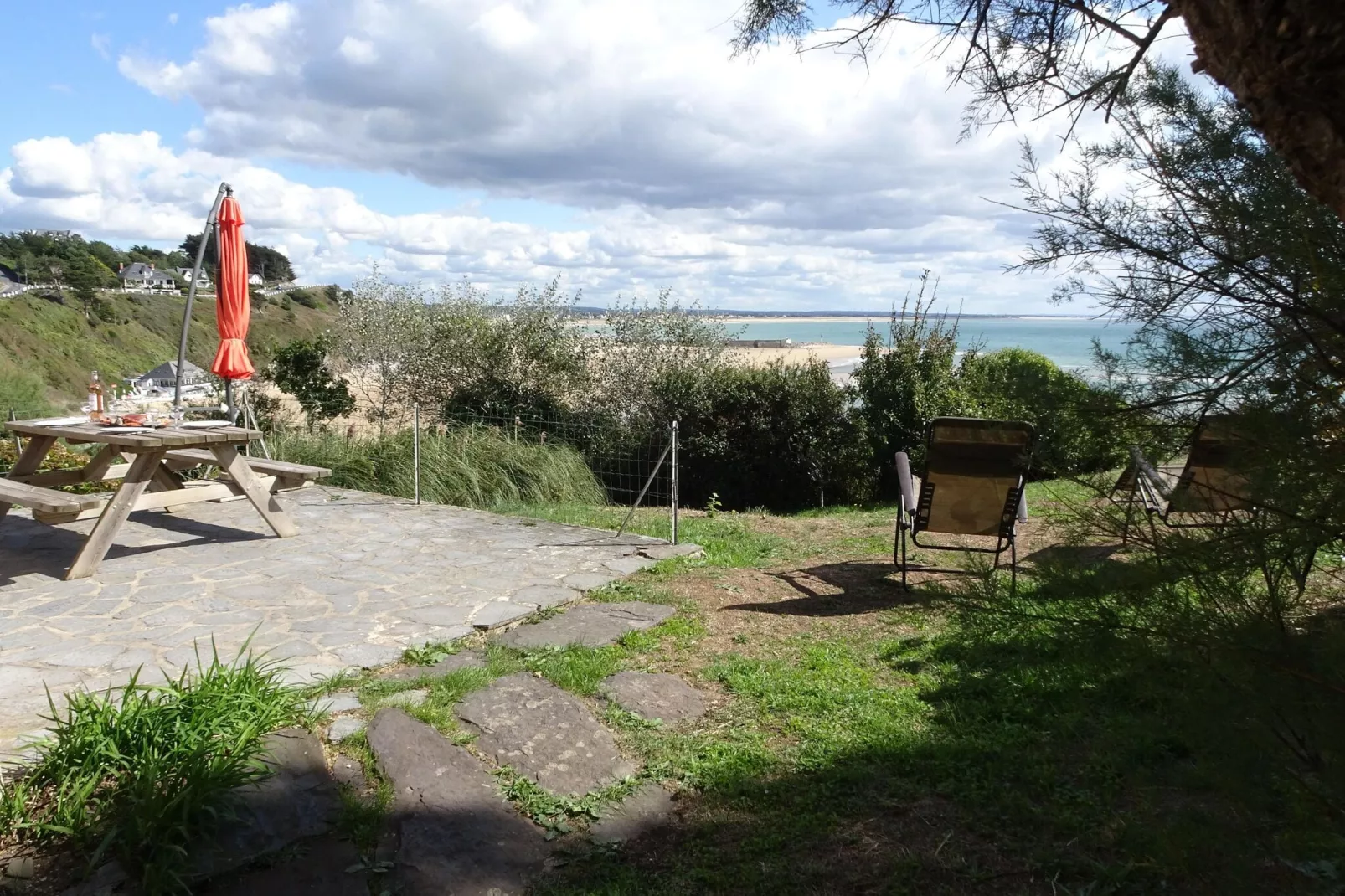 Ferienhaus La Bucaille Barneville-Carteret-Uitzicht zomer