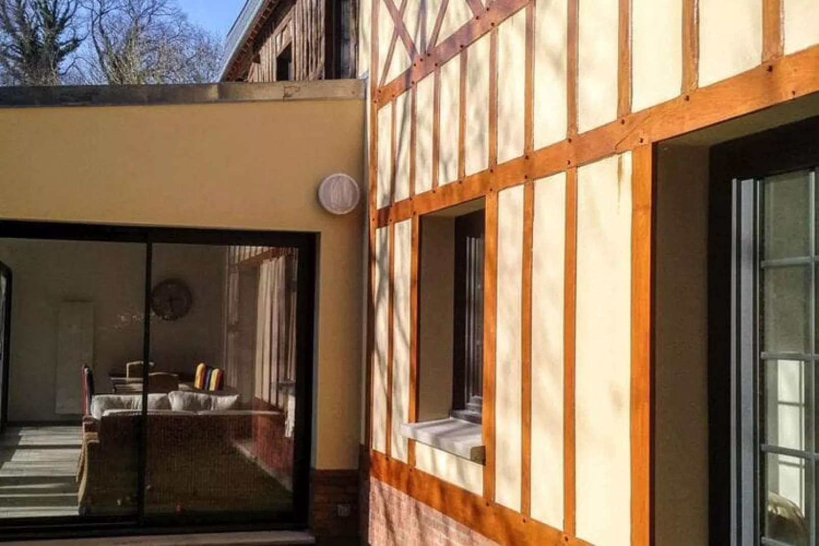 Semi-detached house Rieux - 12 pers-Buitenkant zomer