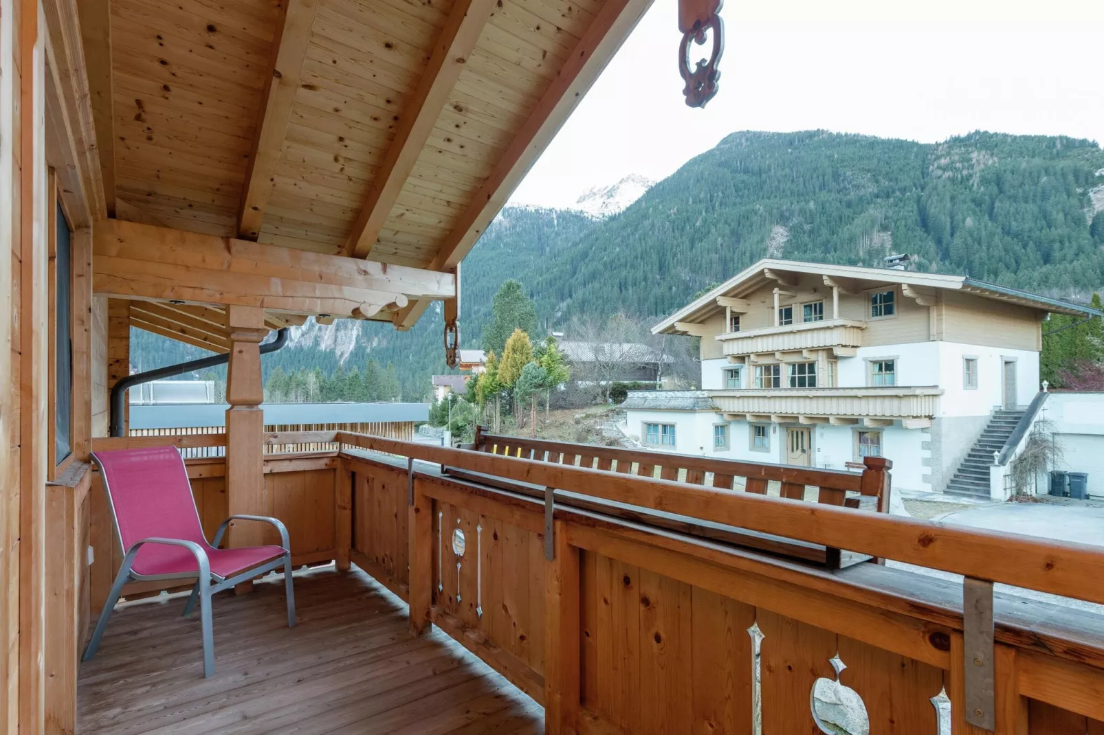 Chalet Wasserfall-Terrasbalkon