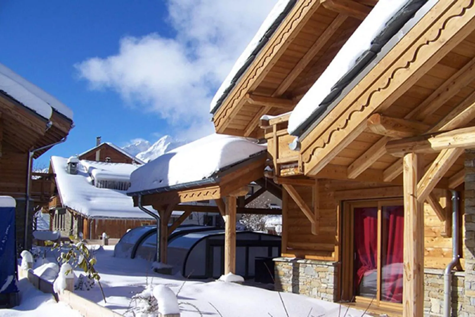 Chalet Le Loup Lodge