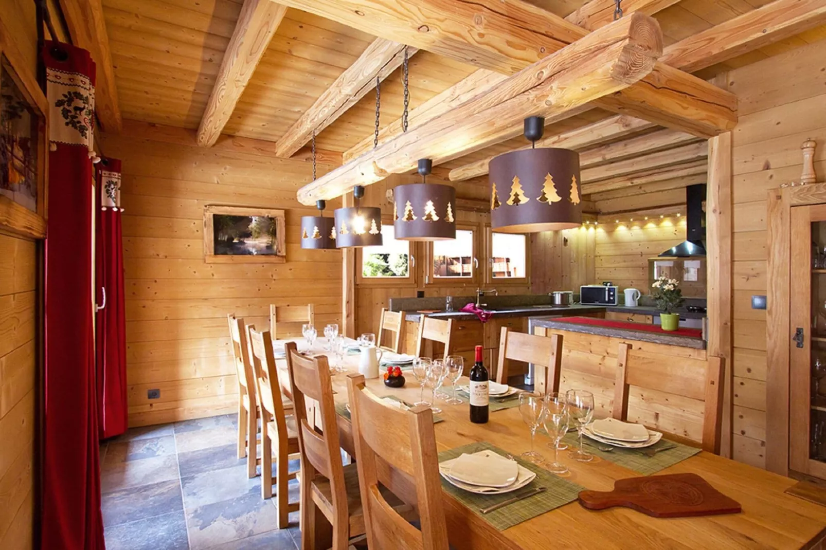 Chalet Le Loup Lodge-Eetkamer