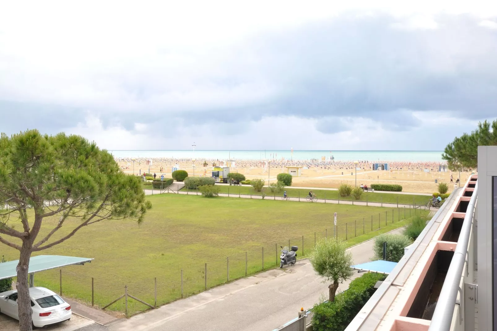 Residence Luxor Bibione SpiaggiaB / 41-Uitzicht zomer