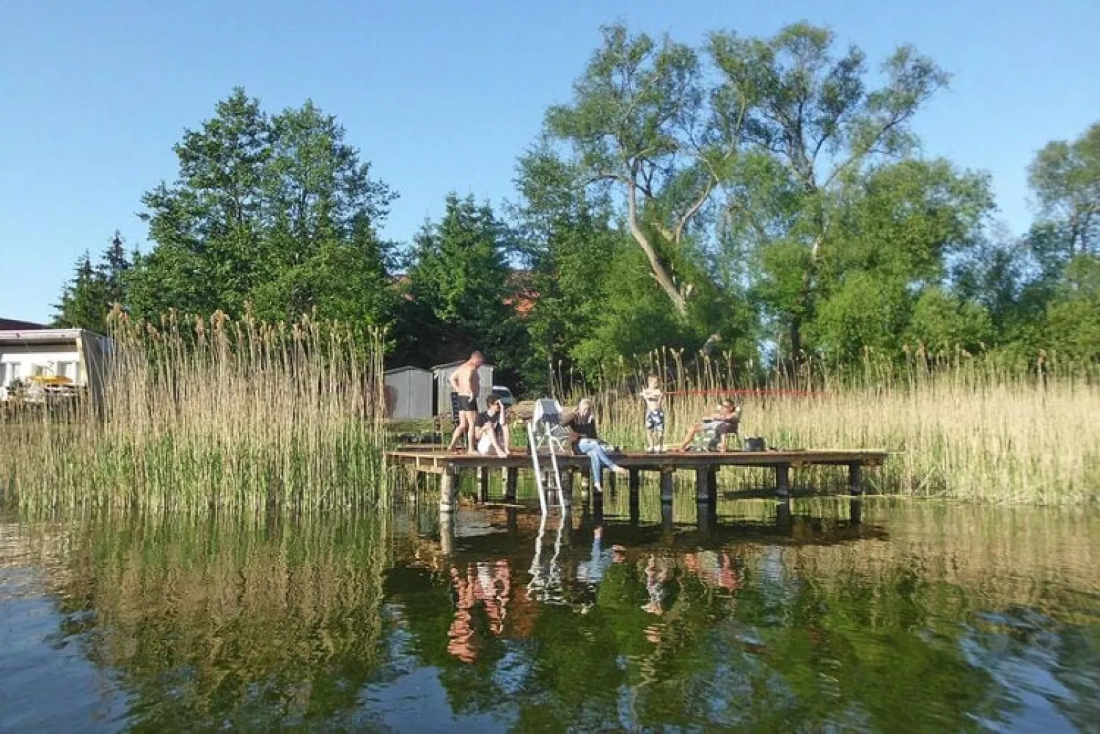 Feriendorf Warnabi am Groß Labenzer See / Bungalow 4 Personen-Waterzicht