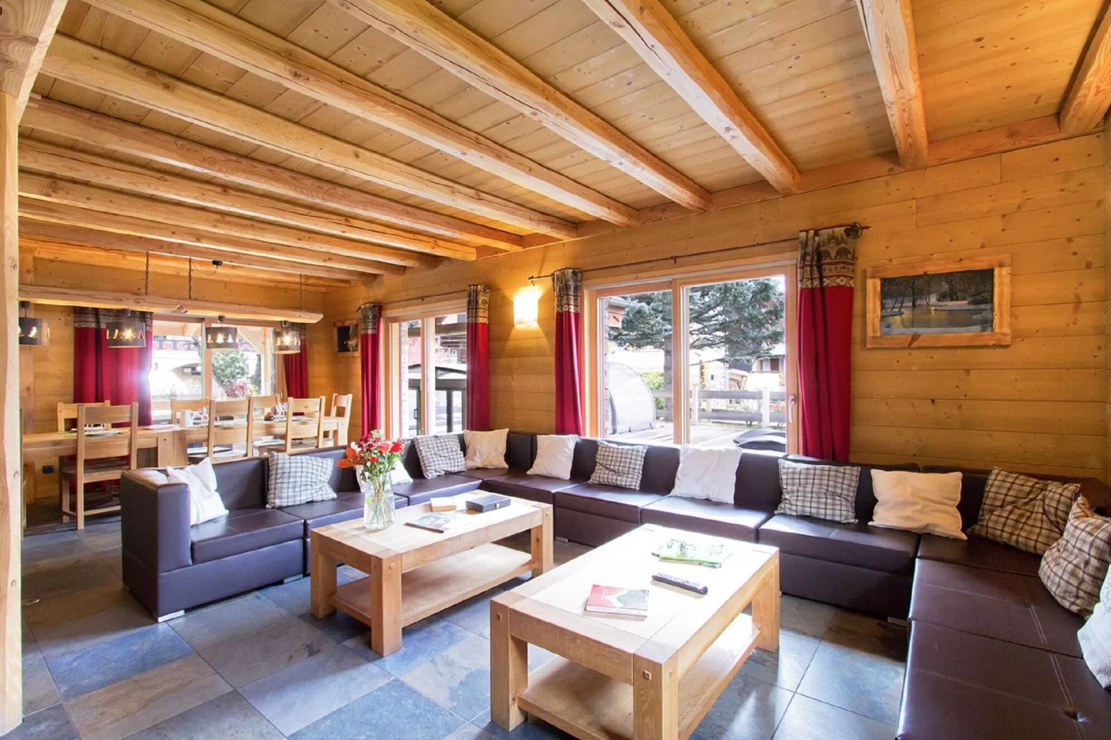 Chalet Le Renard Lodge-Woonkamer