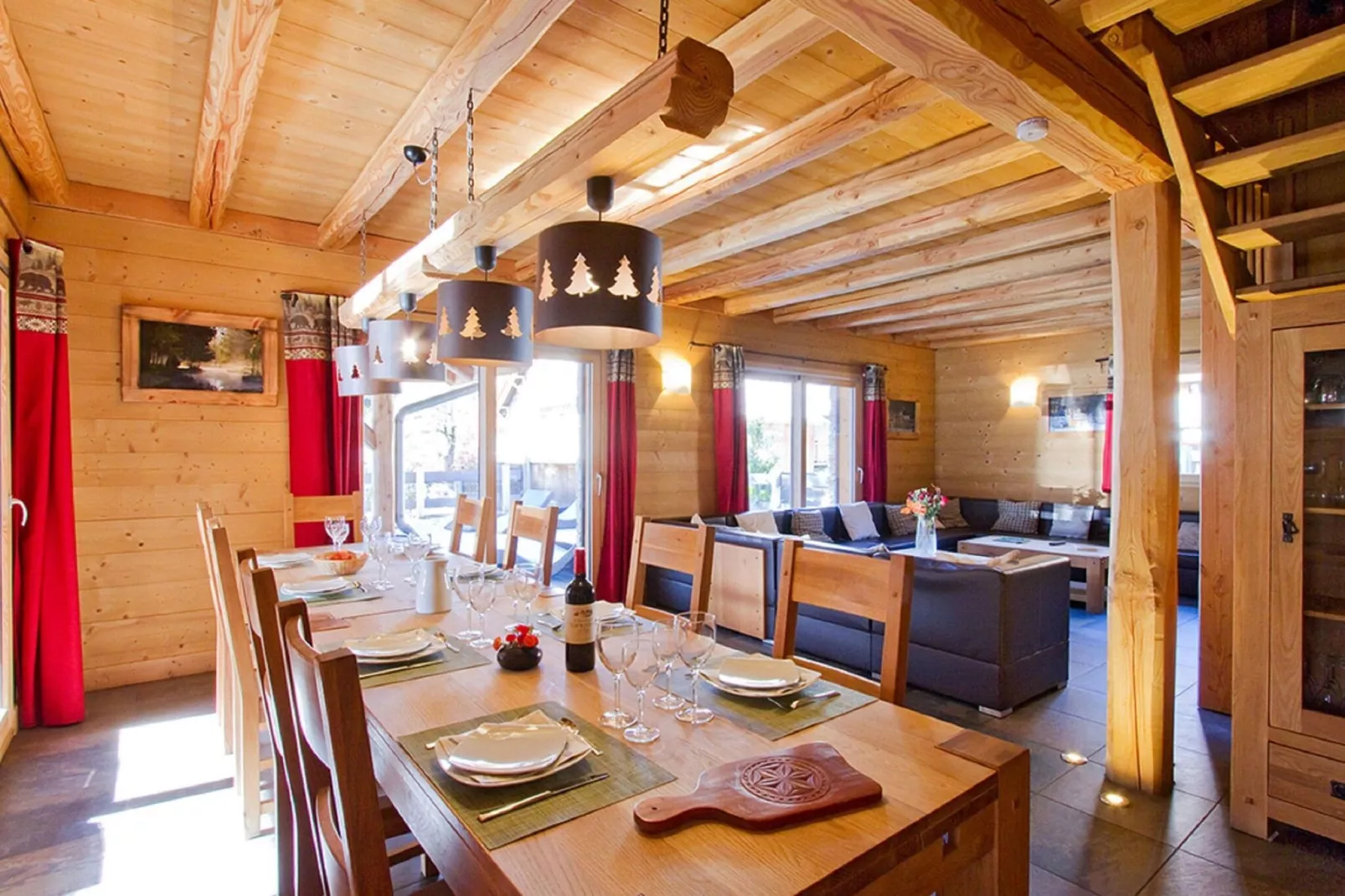 Chalet Le Renard Lodge-Eetkamer