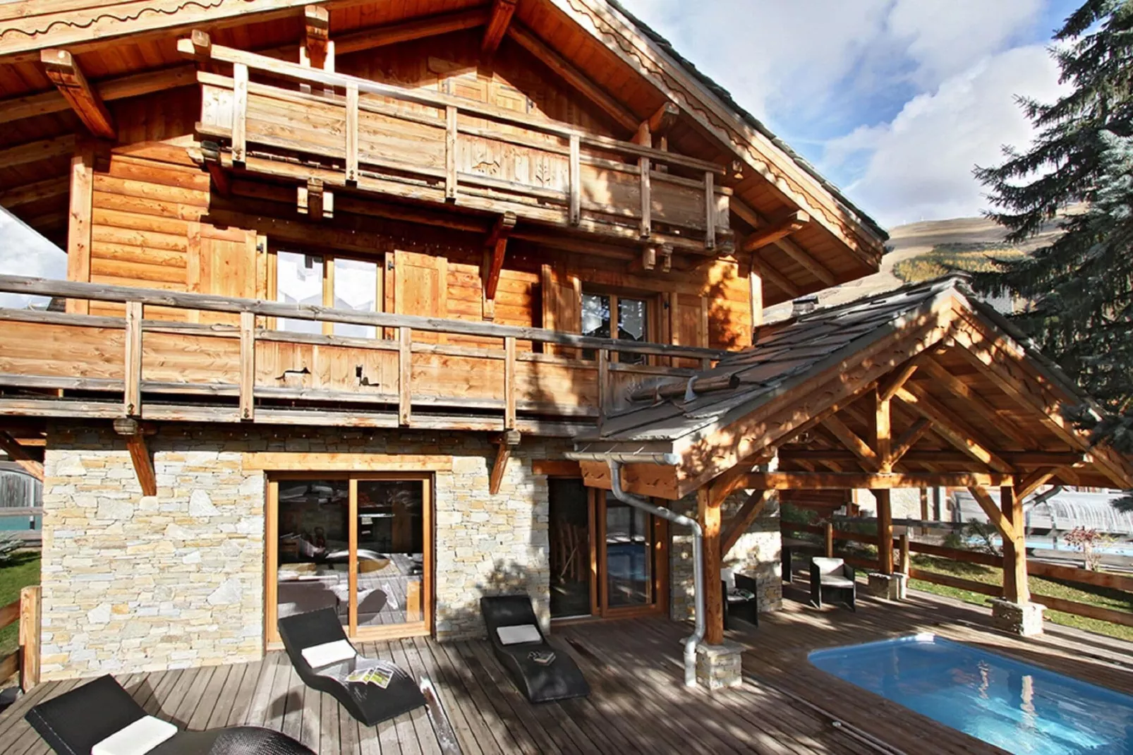 Chalet Le Renard Lodge-Buitenkant zomer