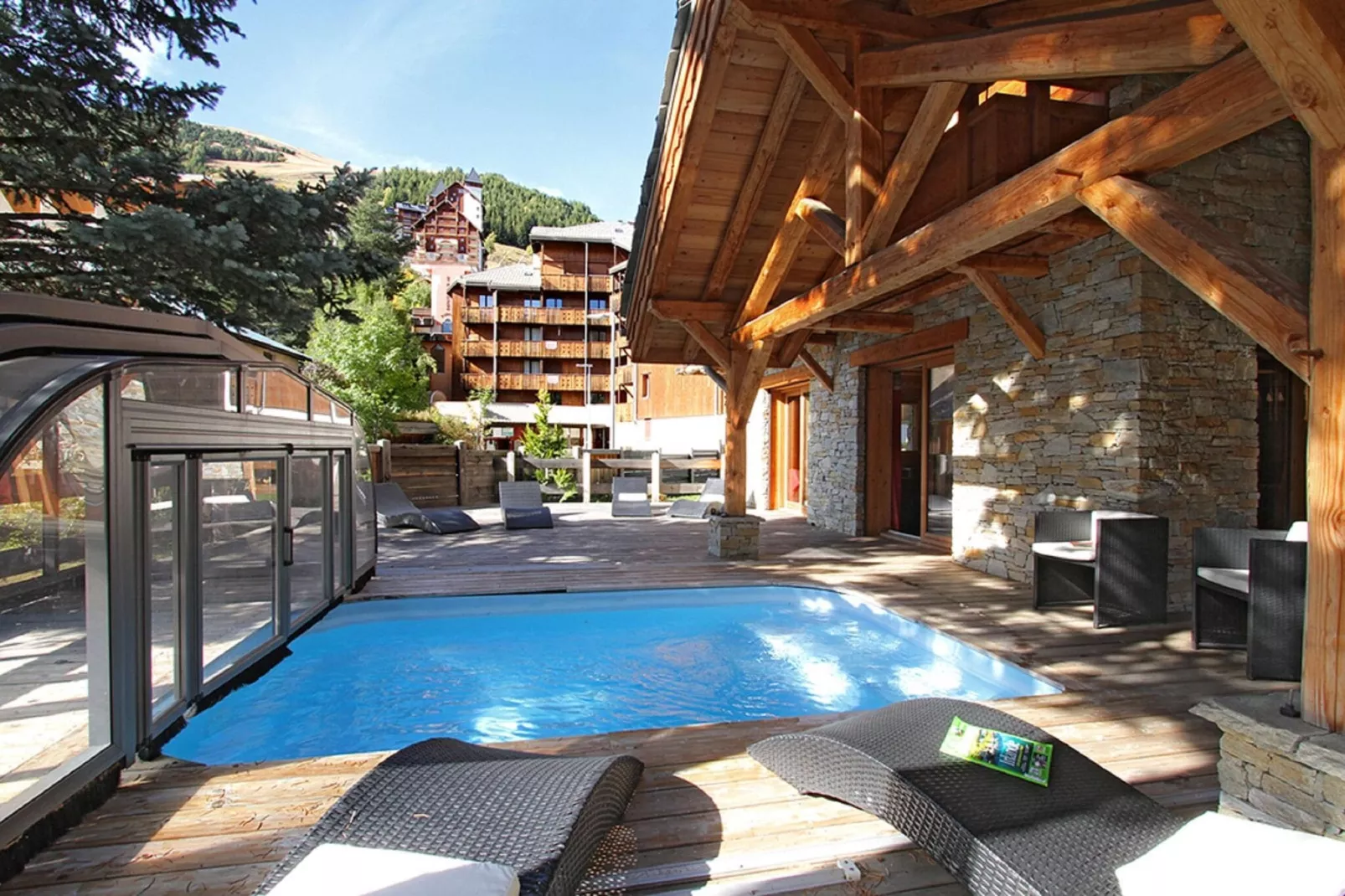 Chalet Le Renard Lodge-Buitenkant zomer