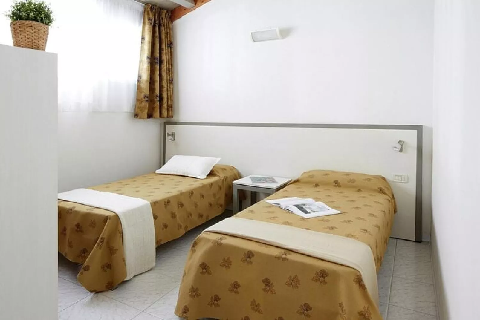 Holiday resort Villaggio San Francesco, Caorle-Apartment Standard 4 pax-Slaapkamer