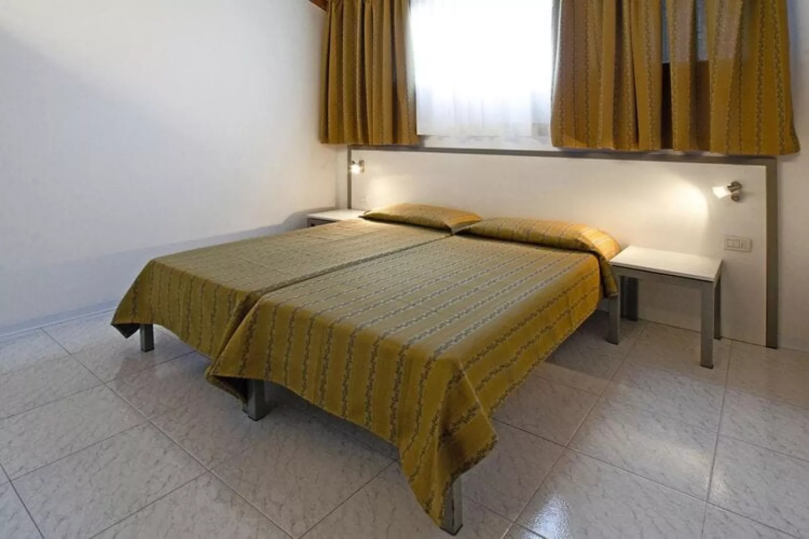 Holiday resort Villaggio San Francesco, Caorle-Apartment Comfort Pet + 1 dog 4 pax-Slaapkamer