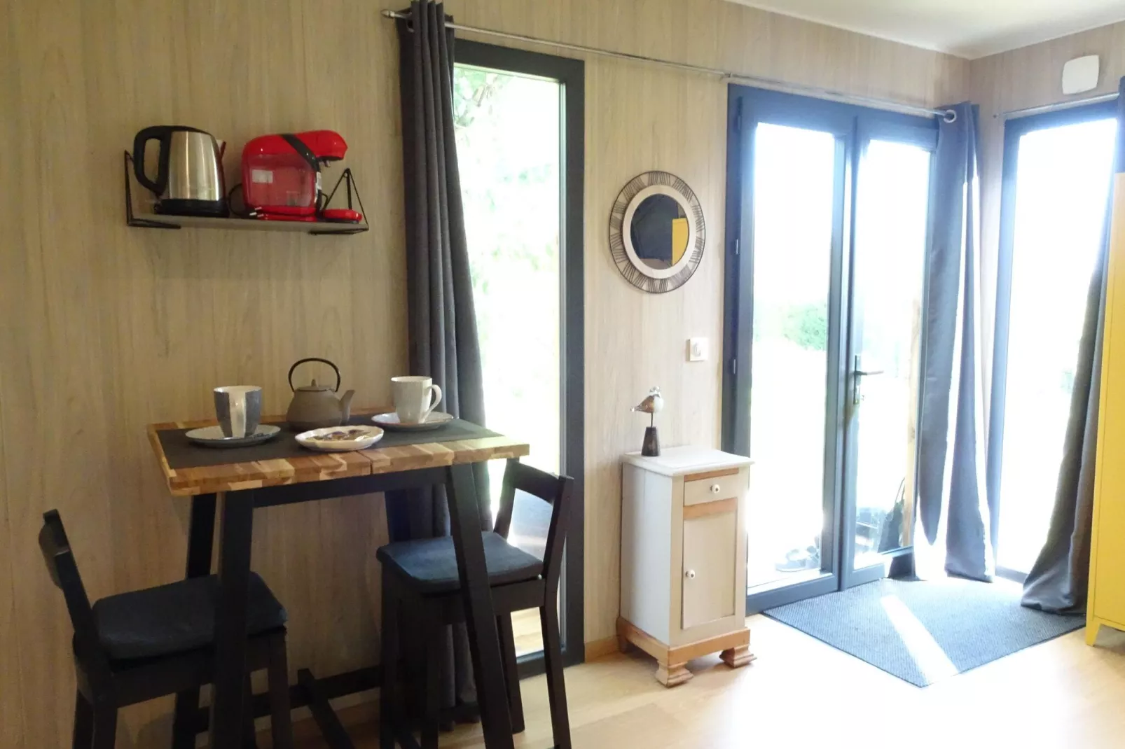 Tiny house in Taden-Woonkamer