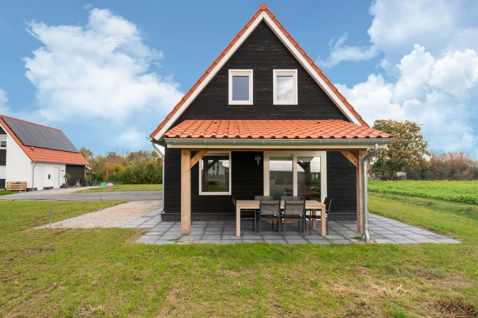 De Kokmeeuw Huis Nr 11-Buitenkant zomer