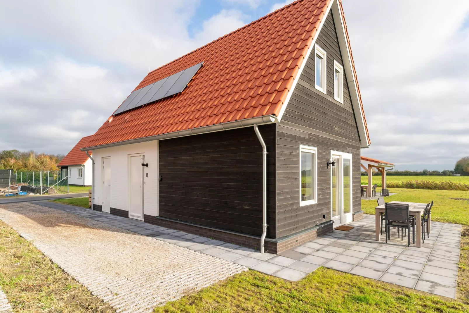 De Lepelaar Huis Nr 13-Buitenkant zomer