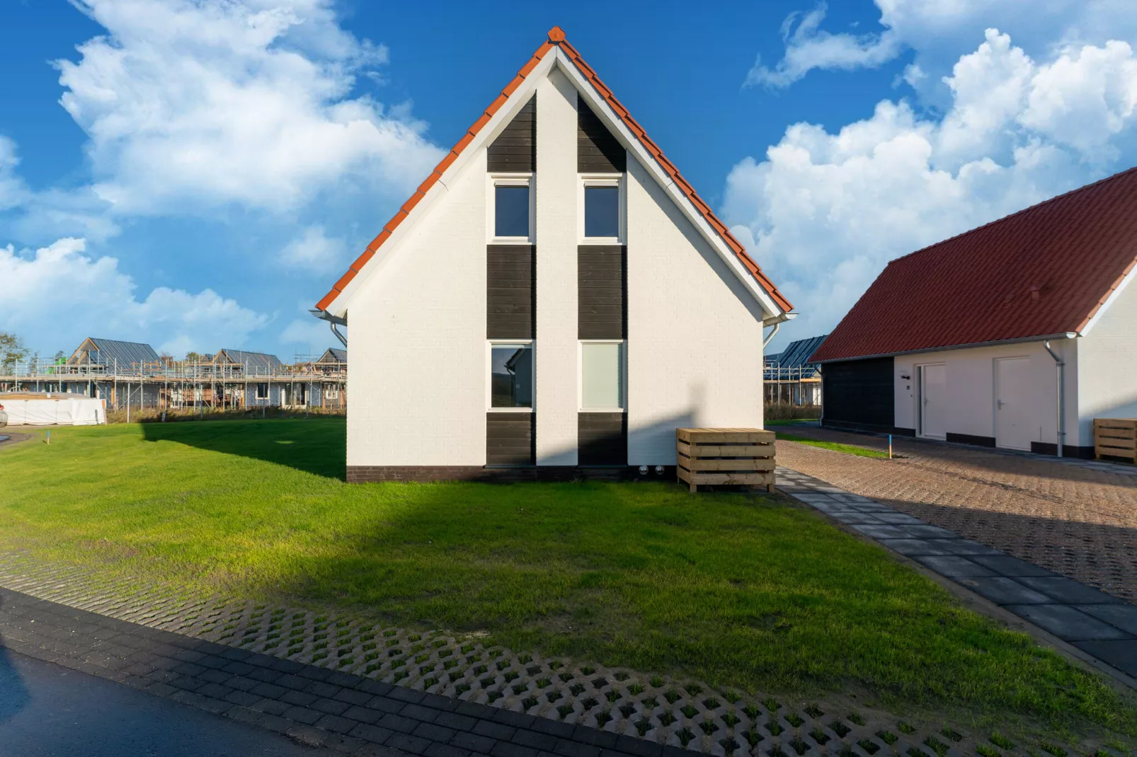 De Smient Huis  Nr 42-Buitenkant zomer