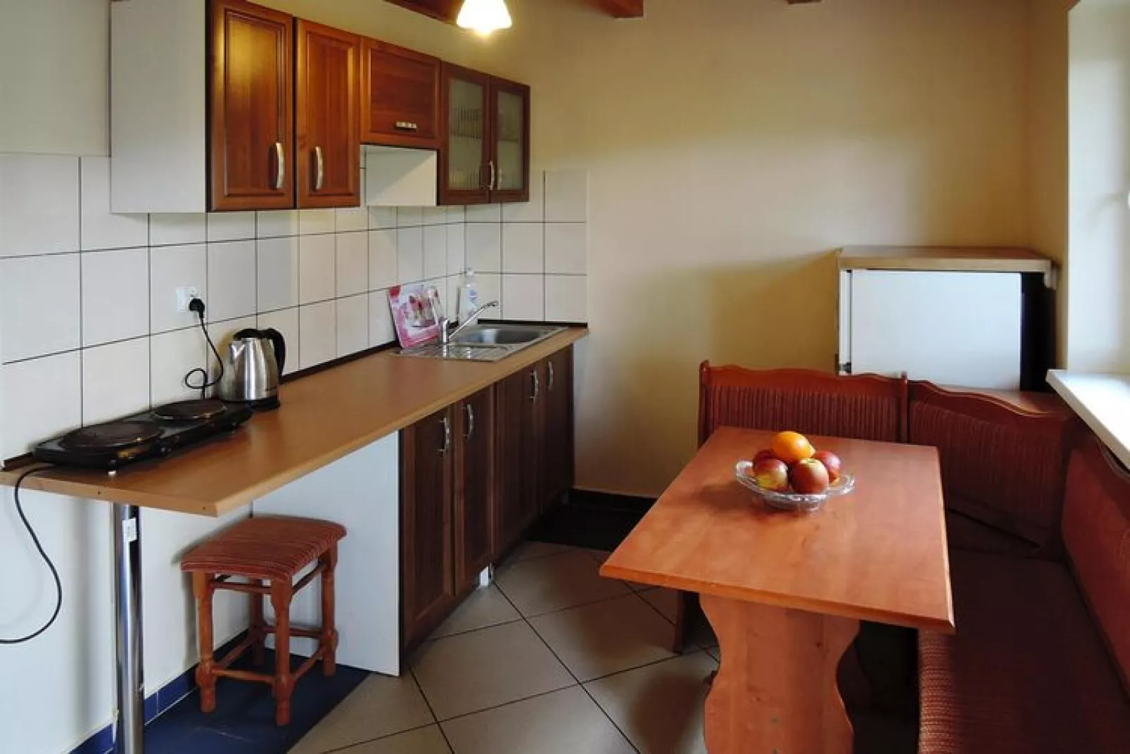 Holiday complex in Jezierzyce by Szczecin at the lake 30 qm for 4 persons Typ C Zolty-Eetkamer