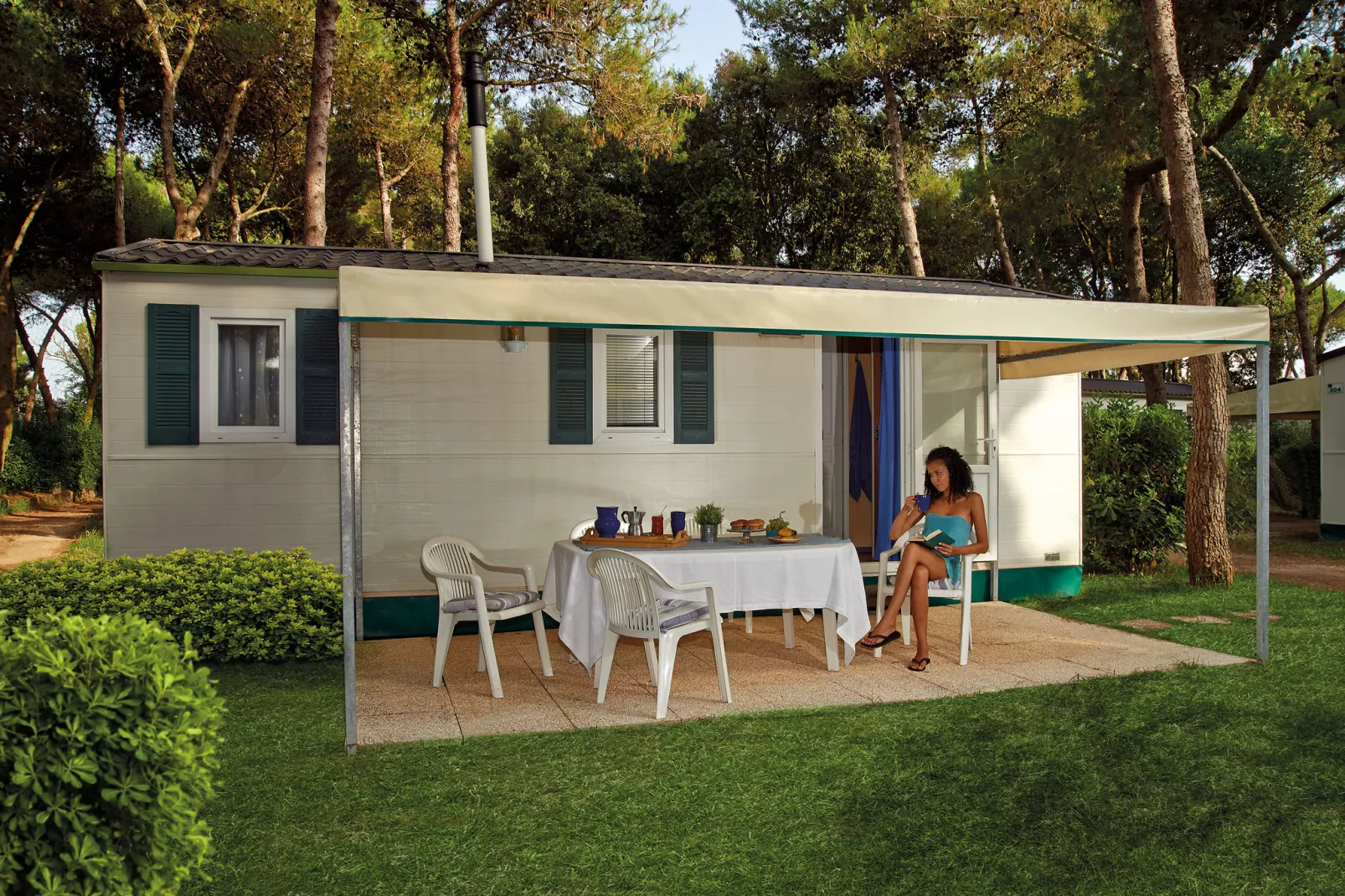 Baia Domizia Villaggio Camping E3-Buitenkant zomer
