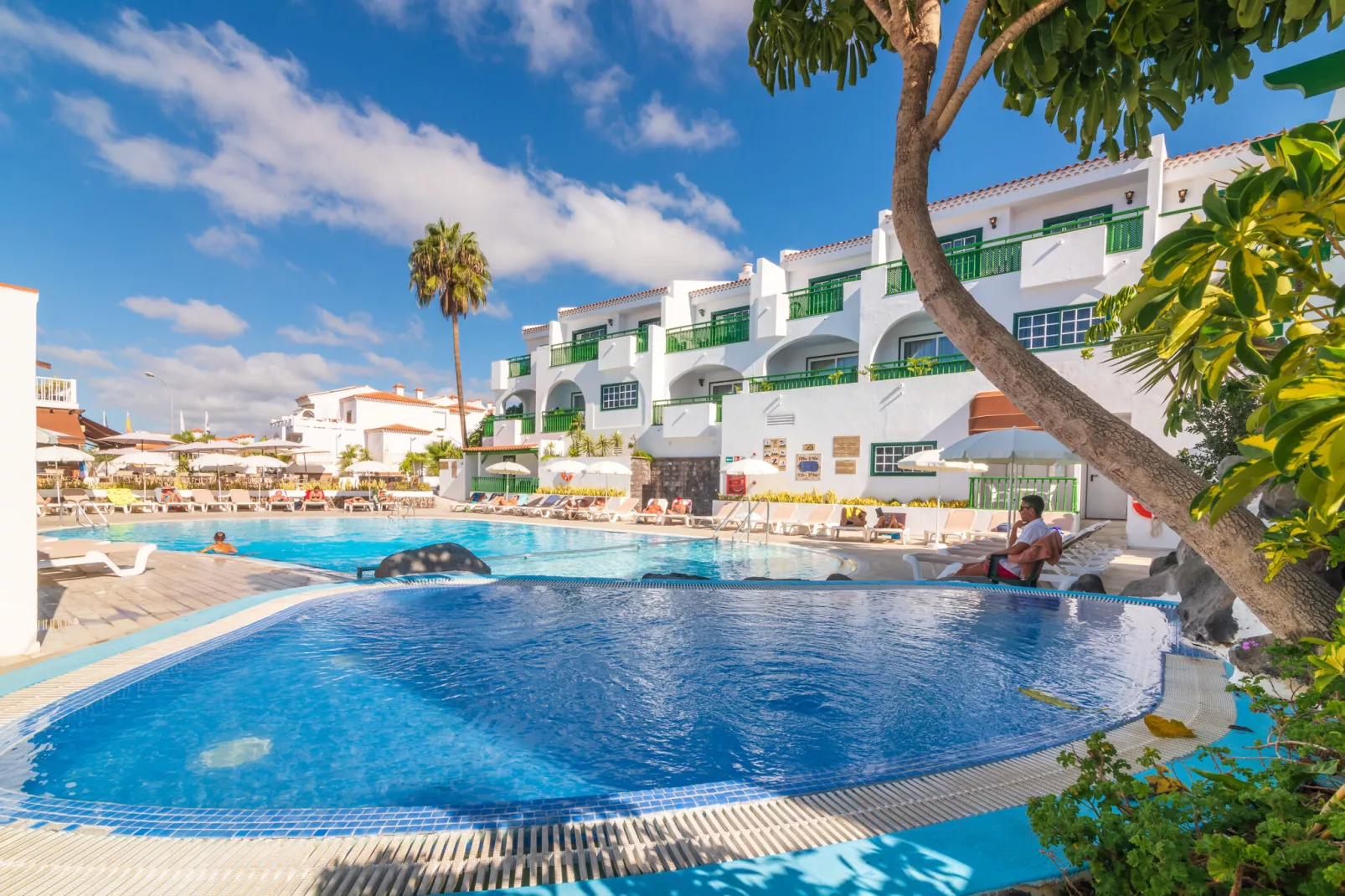 Costa Adeje 2bedrooms 4adults-Buitenkant zomer