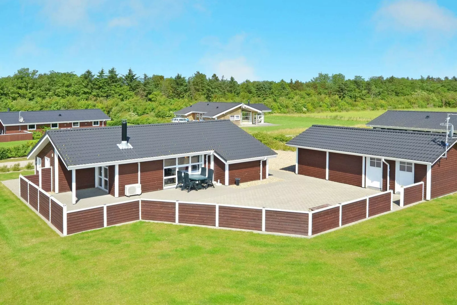 Sereen vakantiehuis in Hemmet met Sauna