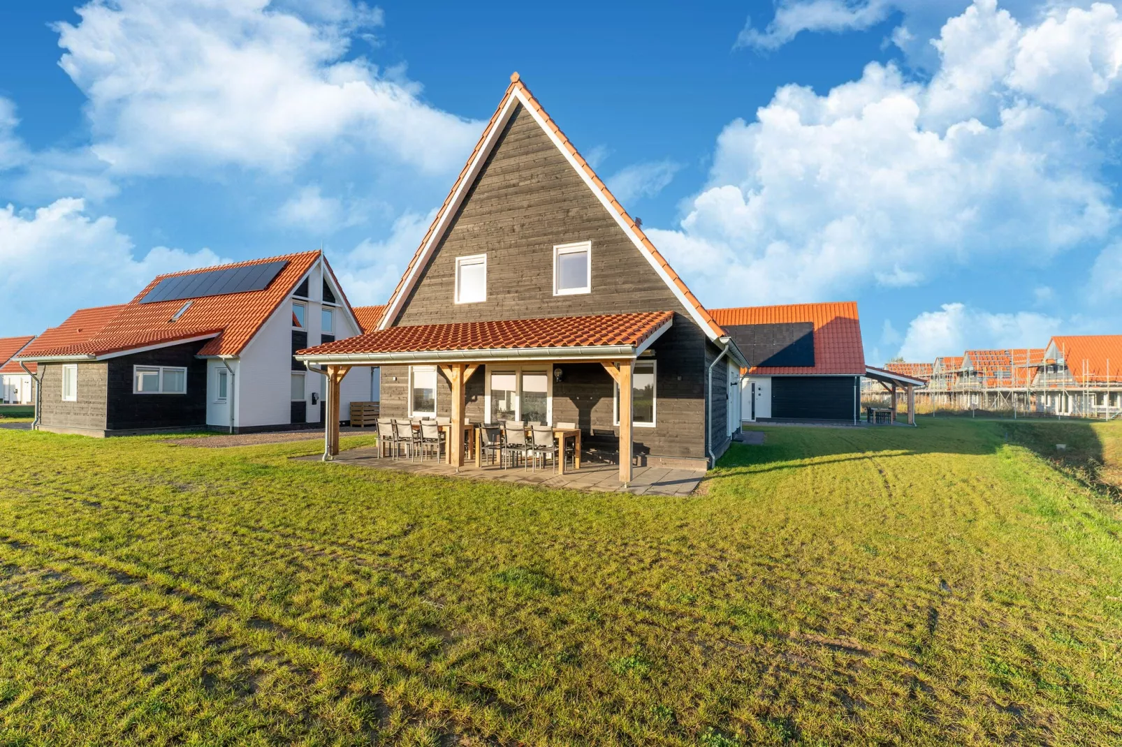 De Roodborst Huis Nr 31-Tuinen zomer