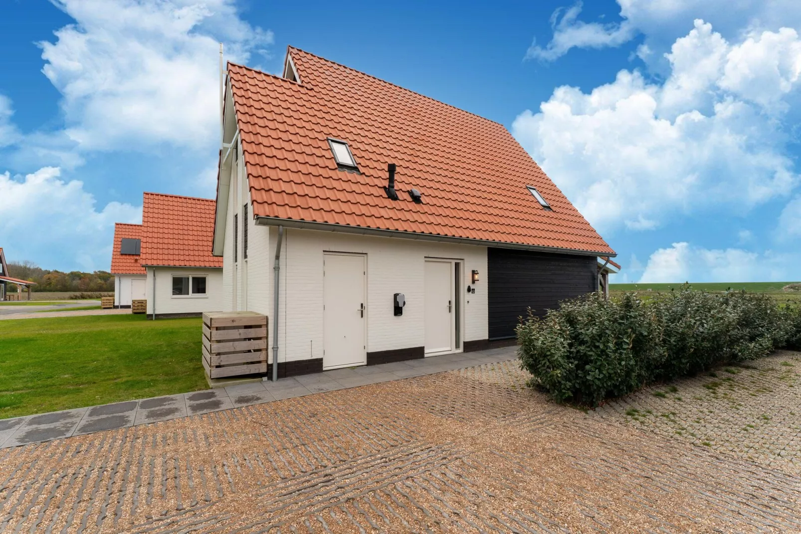 De Pimpelmees Huis Nr 52-Buitenkant zomer