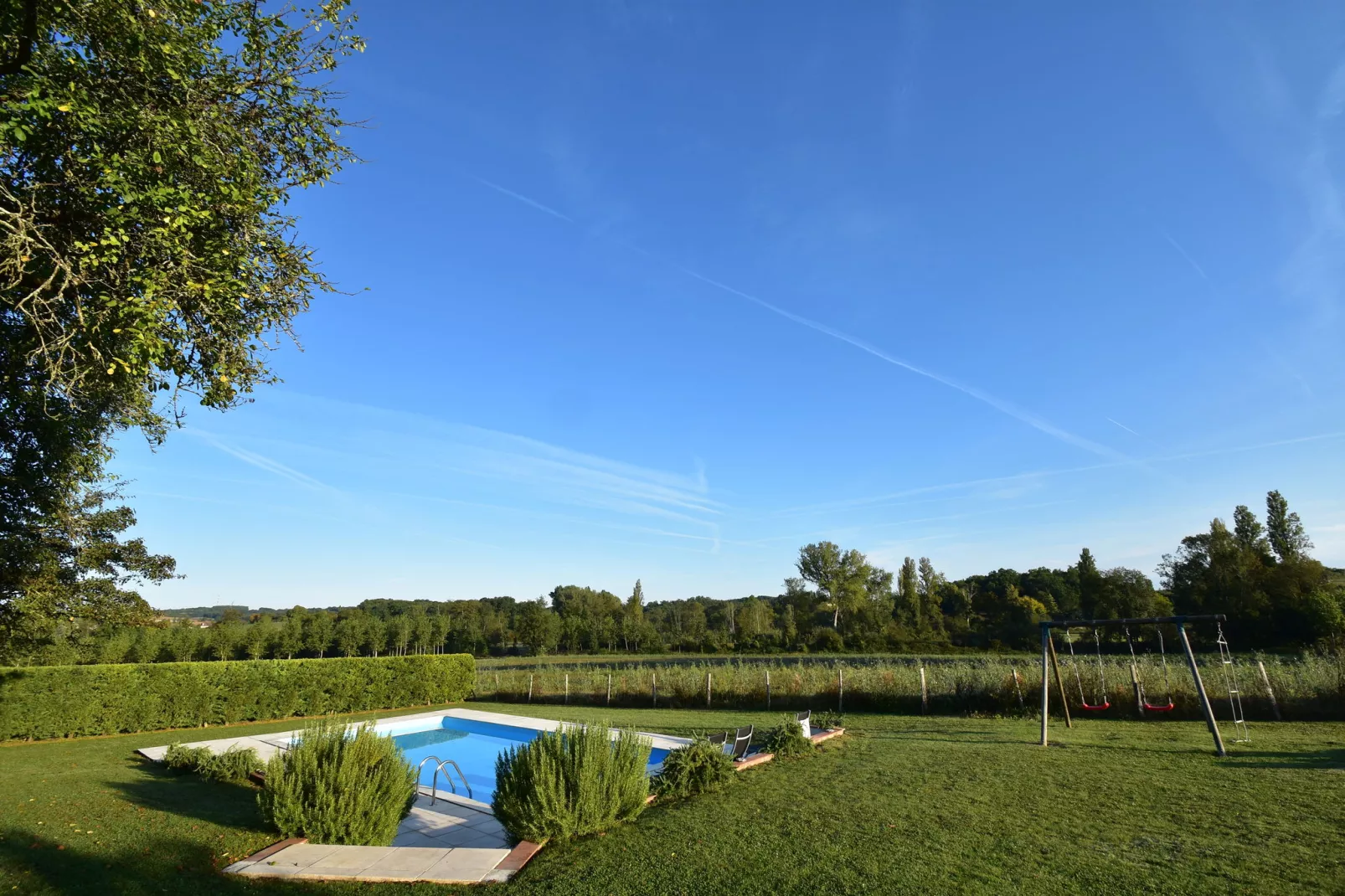 Maison de vacances Verteillac-Zwembad