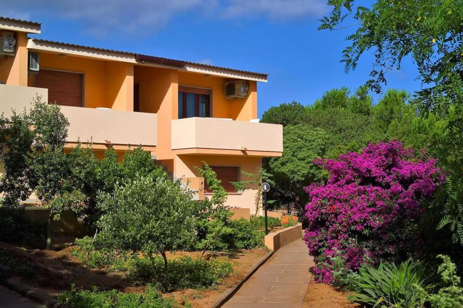 Holiday residence Baia Verde, Valledoria-1 Bedroom Prestige im EG oder 1 St. mit Balkon o T-Buitenkant zomer