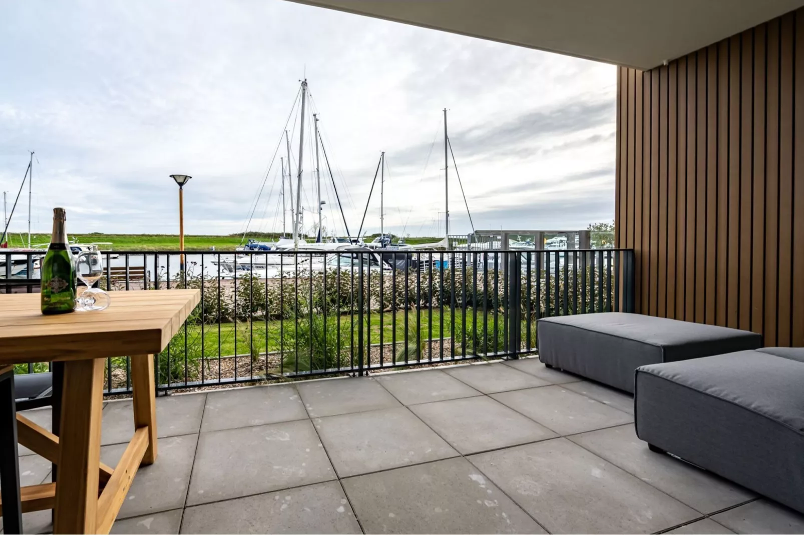 Harbour Loft 1i Résidence Marina havenzicht-Terrasbalkon