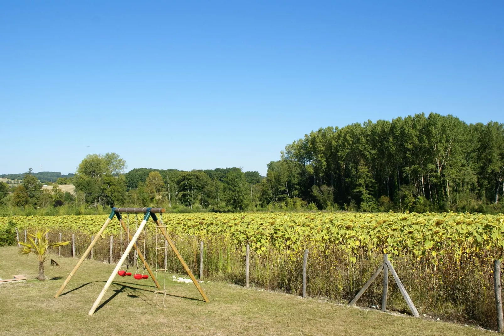 Maison de vacances Verteillac-Tuinen zomer