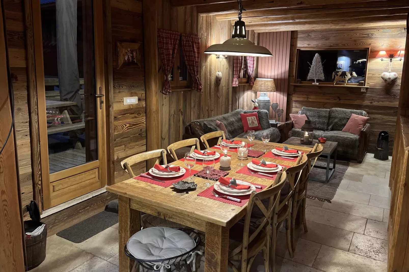 Chalet Les Alpages-Eetkamer