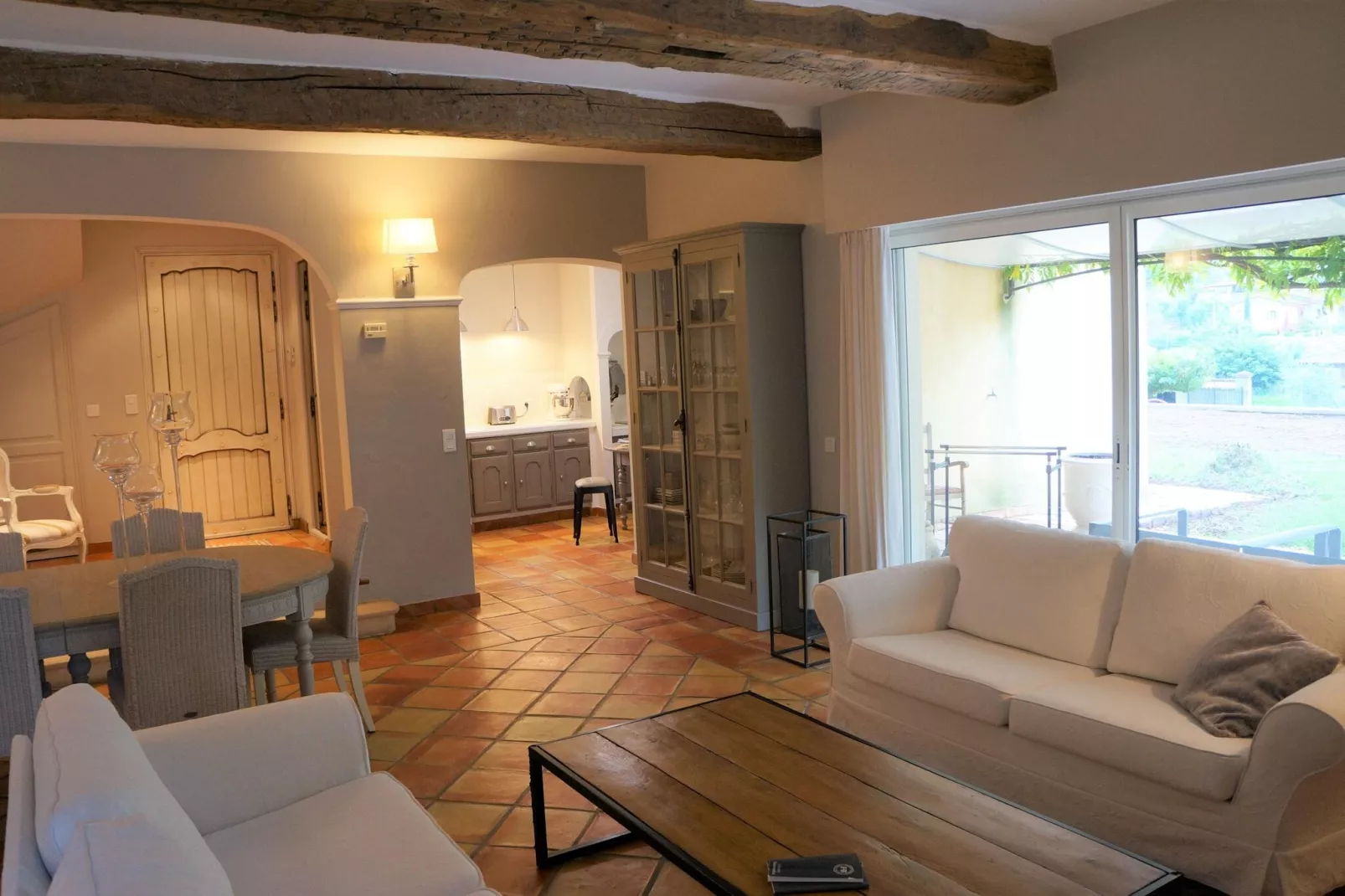 Villa Casaou-Eetkamer