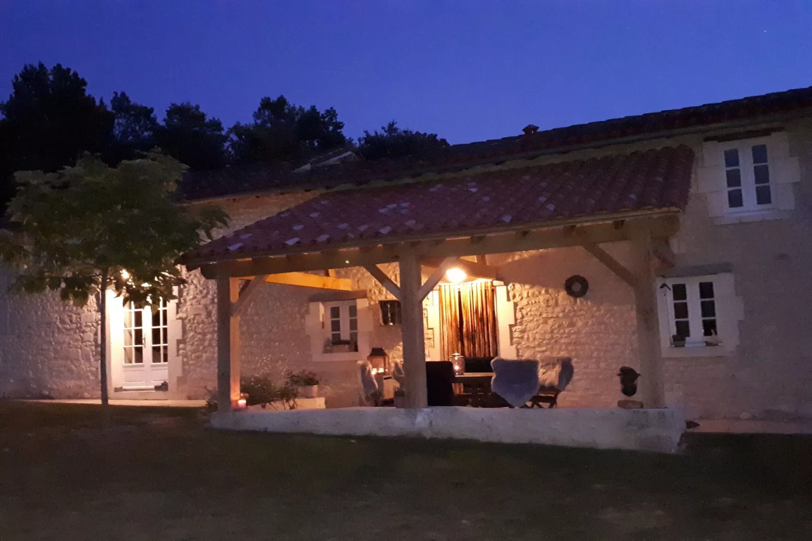 Maison de vacances Verteillac-Terrasbalkon