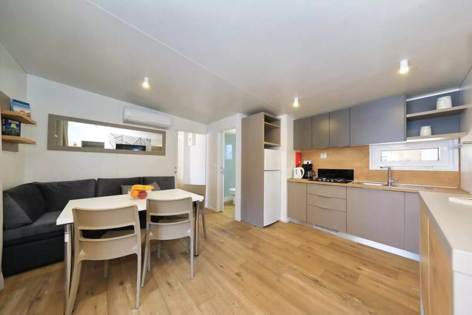 Mobile Homes in Camping Park Soline - Biograd - Type Glamping Deluxe 32 qm-Woonkamer