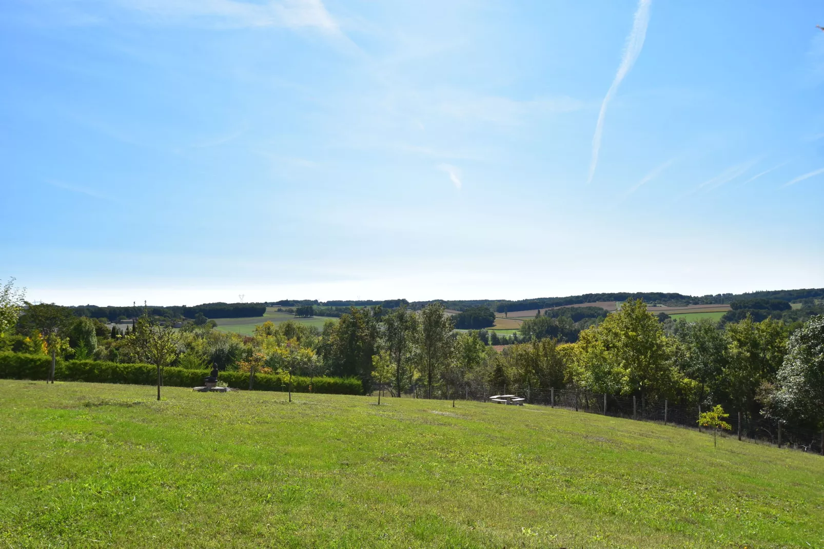 Maison de vacances Lusignac gastverblijf-Tuinen zomer