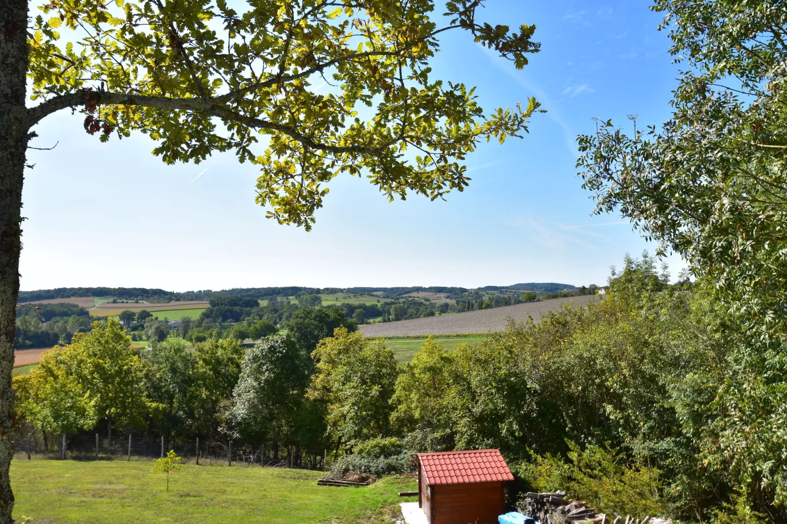 Maison de vacances Lusignac gastverblijf-Tuinen zomer