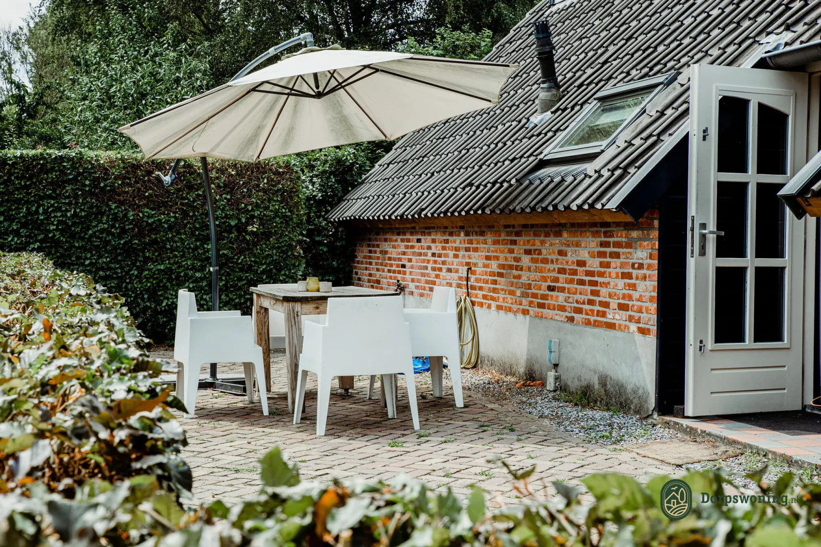 Dorpswoning De Zeelberg-Buitenkant zomer