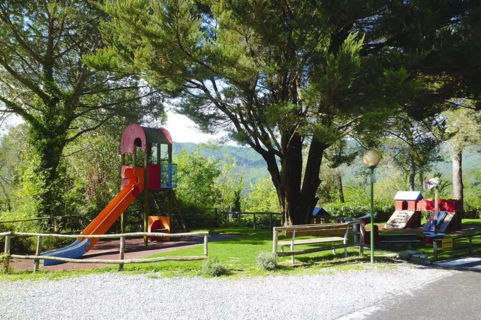 Ferienresort C'era Una Volta Villanova d'Albengo - Type B2 mit Veranda 20 qm-Tuinen zomer