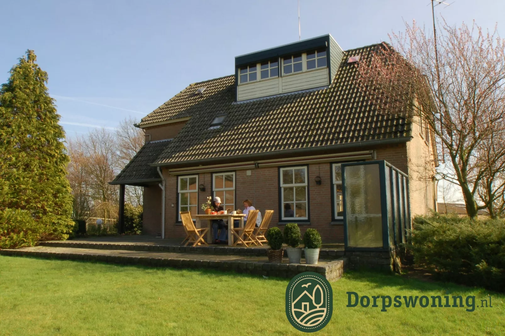 Dorpswoning De Plek-Buitenkant zomer