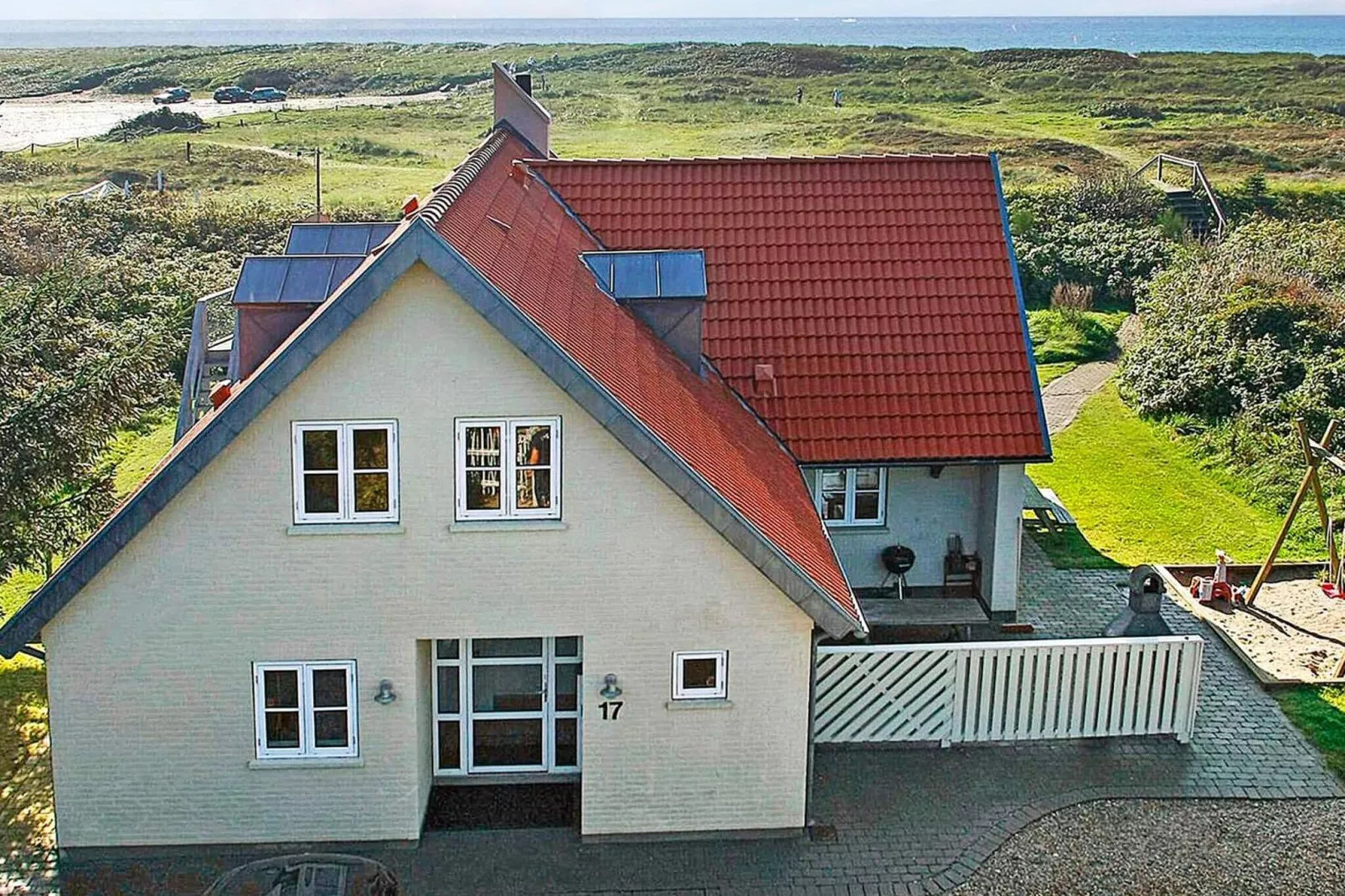 Aantrekkelijk vakantiehuis in Jutland op 50 m van het strand-Buitenlucht