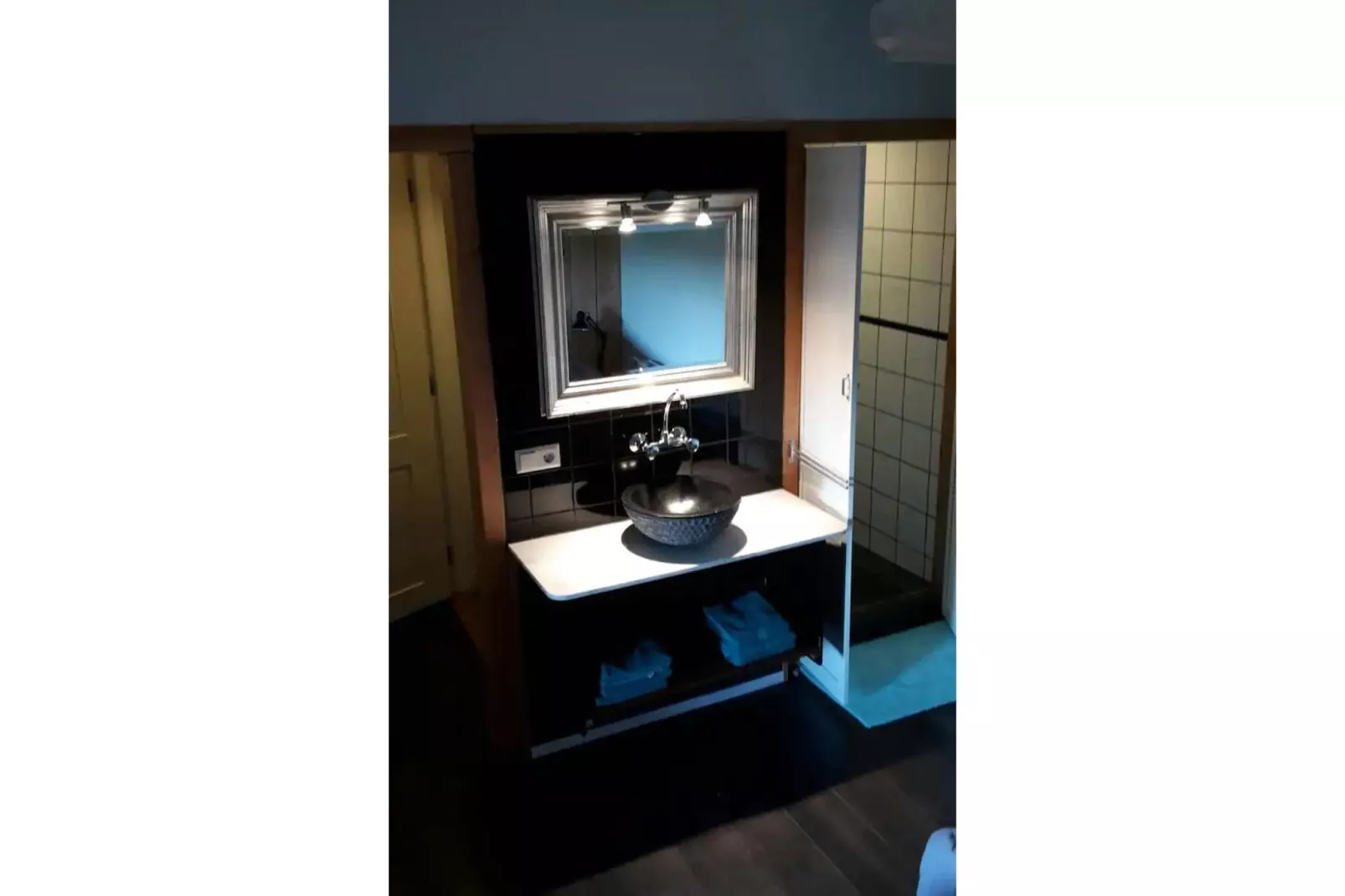 Romantiek aan het Meer I-Badkamer