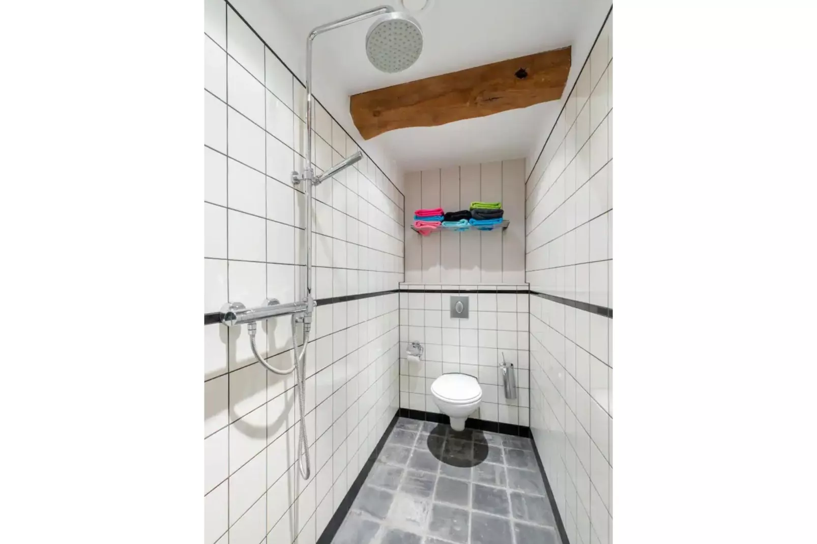 Romantiek aan het Meer I-Badkamer