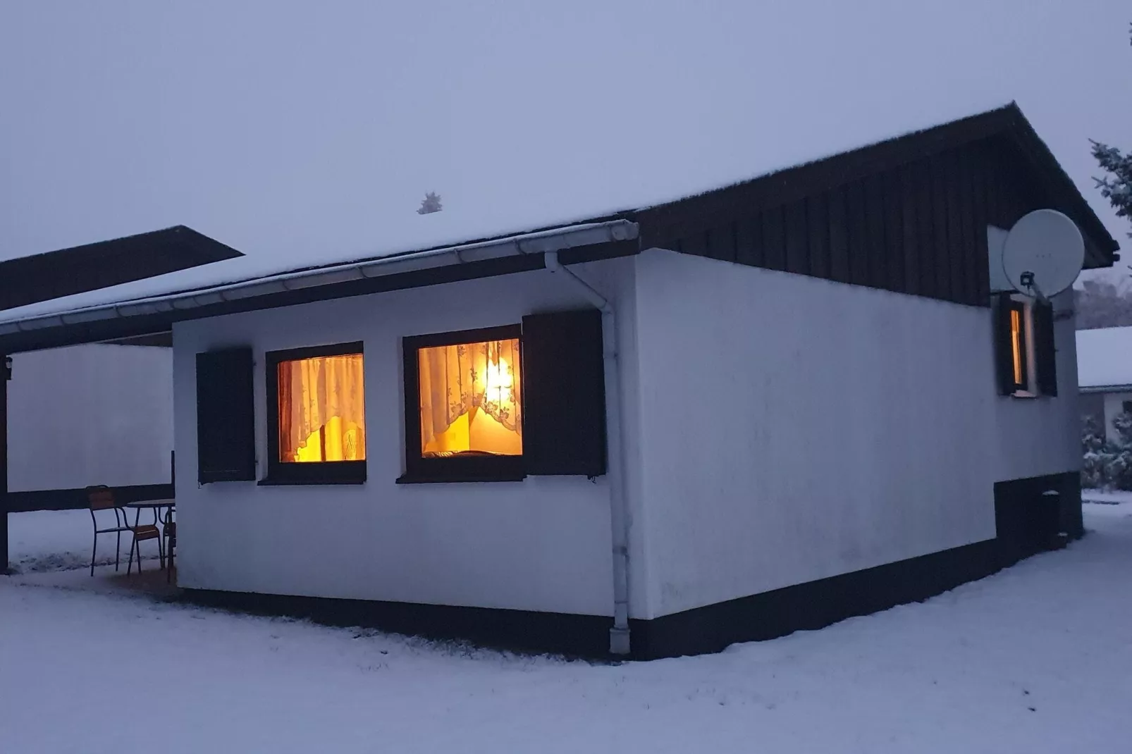 Brouwer Ferienhaus-Exterieur winter