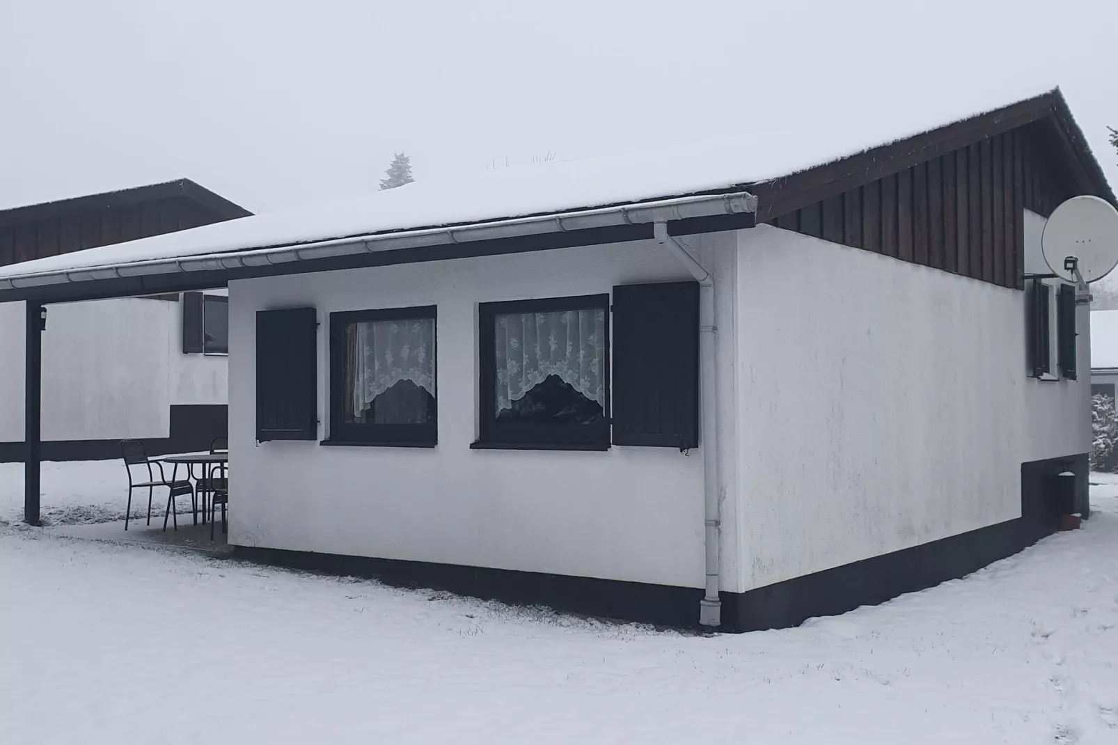 Brouwer Ferienhaus-Exterieur winter