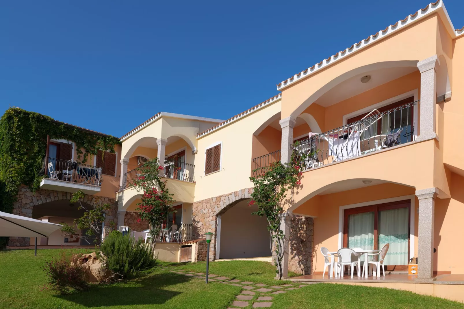 Residence Badus Badesi-Trilo 6 mit Meerblick-Buitenkant zomer