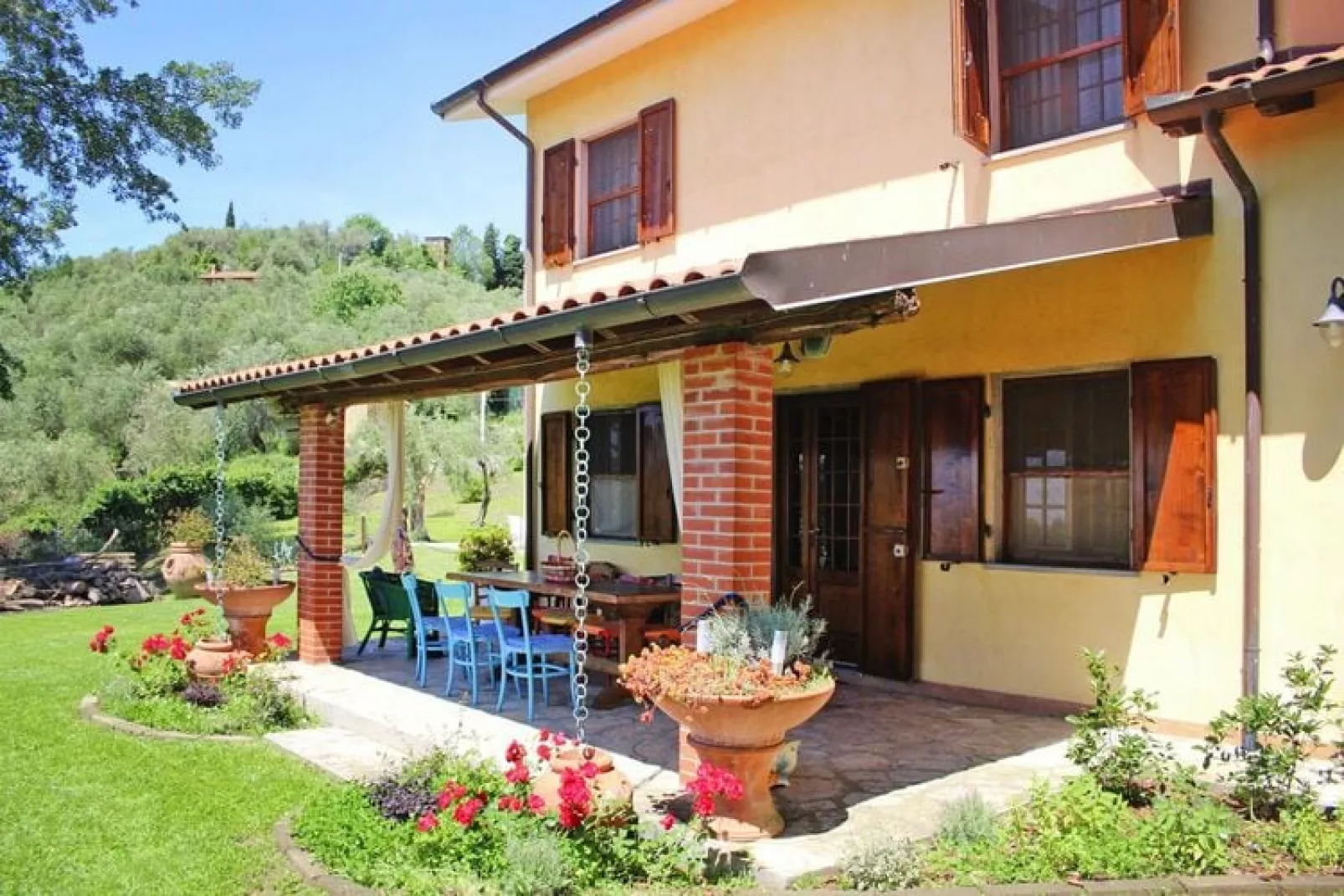 Holiday home Villa del Pino, Massarosa-Villa del Pino-Buitenkant zomer