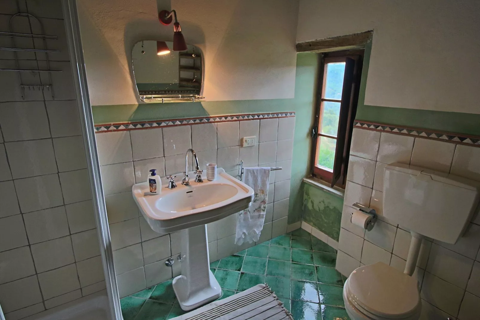 Casal Corniolo- Montalto-Badkamer