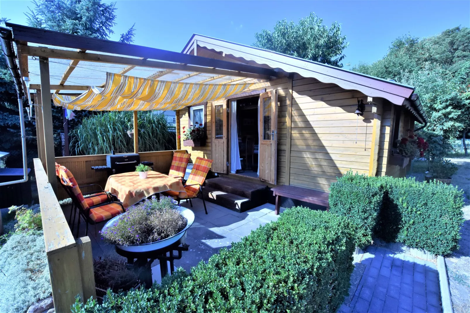 Bungalow Andrea am Salzhaff mit Garten-Buitenkant zomer